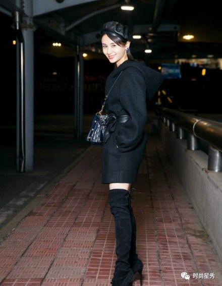 娱乐吃瓜酱服装图片,揭秘娱乐界明星们的潮流穿搭秘诀