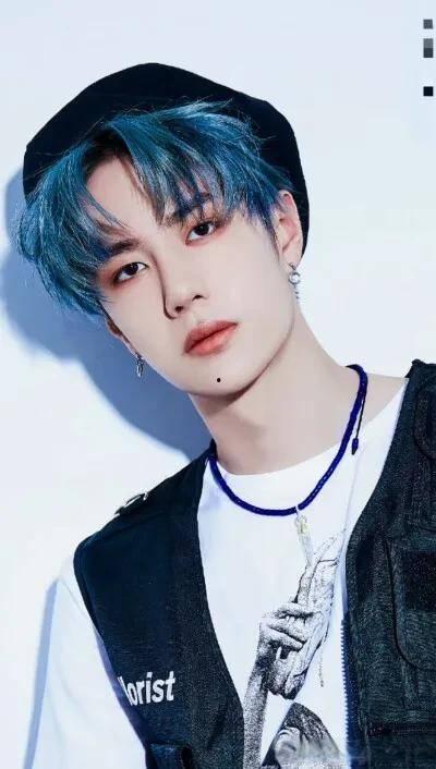 吃瓜娱乐王一博微博