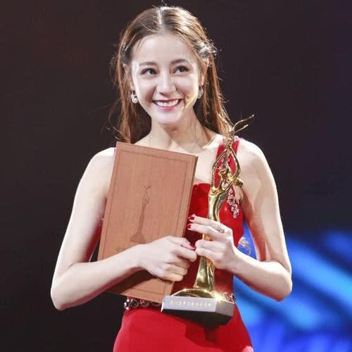 吃瓜娱乐圈 迪丽热巴,瓜田里的娱乐圈明星